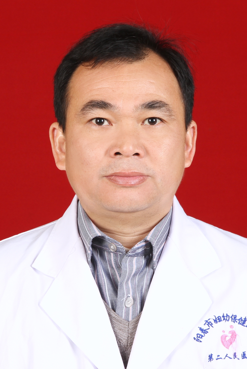 严章凯